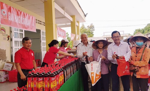 Thạnh Phú tổ chức phiên “Chợ Tết Nhân ái” xuân Giáp Thìn năm 2024