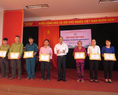 Ban Chỉ đạo vận động hiến máu tình nguyện huyện Thạnh Phú tổ chức Hội nghị tôn vinh người hiến máu tình nguyện năm 2019