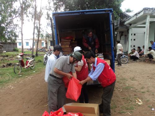 Hội Chữ thập đỏ các  cấp trong tỉnh xôn xao Tết vì người nghèo và nạn nhân chất độc da cam