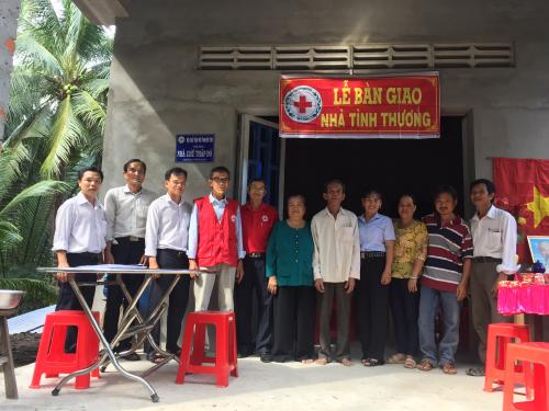 Hội Chữ thập đỏ tỉnh bàn giao Nhà tình thương xã Hưng Phong, huyện Giồng Trôm