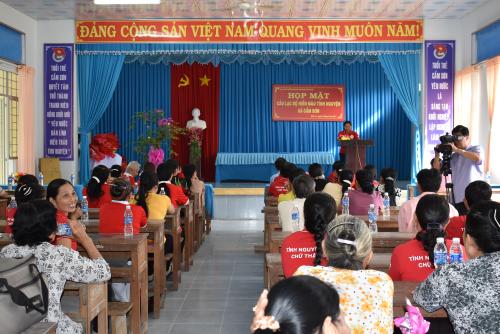 Họp mặt Câu lạc bộ hiến máu tình nguyện xã Cẩm Sơn huyện Mỏ Cày Nam