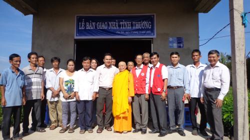 Hội Chữ thập đỏ tỉnh Bến Tre tổ chức lễ trao tặng 3 căn nhà tình thương tại huyện Chợ Lách