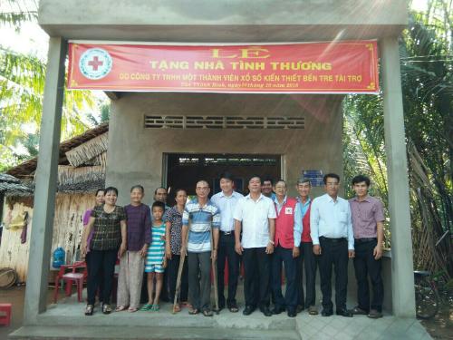 Hội chữ thập đỏ tỉnh bàn giao 2 Nhà tình thương ở xã Tân Thành Bình, Mỏ Cày Bắc và xã Thạnh Phong, Thạnh Phú