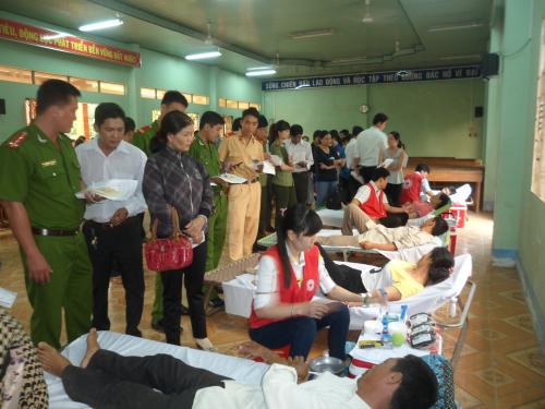 Huyện Mỏ Cày Bắc tổ chức hiến máu tình nguyện đợt 1 năm 2016