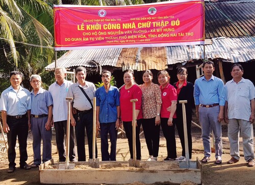 Khởi công xây dựng nhà tình thương cho hộ nghèo  tại xã Mỹ Hưng, huyện Thạnh Phú