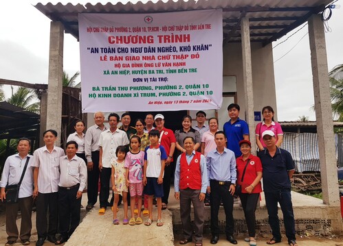 Huyện Hội Ba Tri trao nhà tình thương cho ngư dân nghèo
