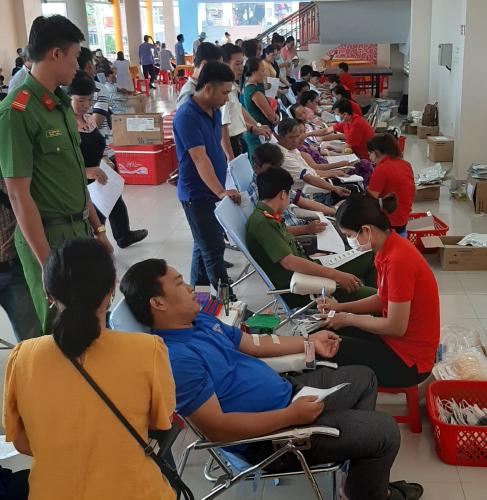 Hội Chữ thập đỏ tỉnh Bến Tre tổ chức tiếp nhận hiến máu tình nguyện đợt 3 năm 2020 tại huyện Ba Tri