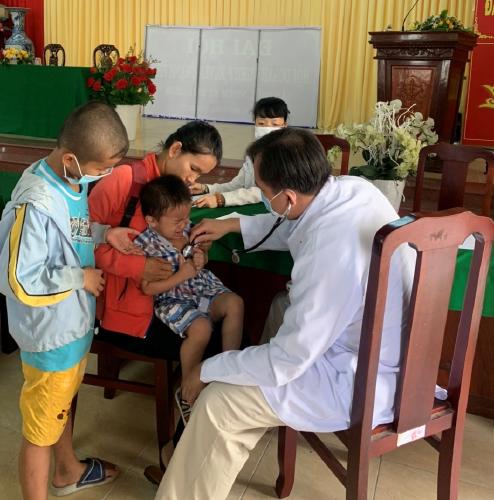 Khám và tầm soát bệnh tim hỗ trợ phẫu thuật cho người nghèo tại huyện Thạnh Phú và Ba Tri