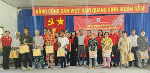 Hội Chữ thập đỏ huyện Bình Đại tổ chức Chương trình “Tết Nhân ái” xuân Ất Tỵ năm 2025