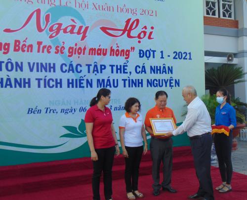 Ngày Hội “Ngân hàng Bến Tre sẻ giọt máu hồng” đợt 1 - 2021