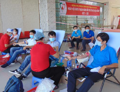 Ngân hàng Bến Tre tổ chức hiến máu tình nguyện hưởng ứng Chương trình “Hành trình đỏ” năm 2021