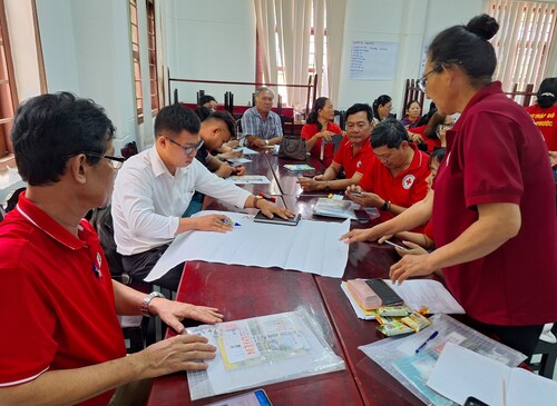 Tổ chức lớp tập huấn cho đội ứng phó thiên tai, thảm họa cơ sở  năm 2024 tại huyện Bình Đại