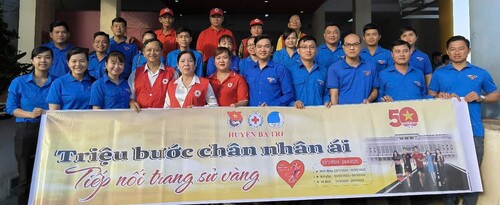 Huyện Hội Ba Tri tiếp nhận máu đợt 1 và phát động chiến dịch “Triệu bước chân nhân ái” nhân dịp đầu Xuân Ất Tỵ 2025