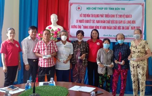 Hội Chữ thập đỏ tỉnh Bến Tre giải ngân  vốn tín dụng tiết kiệm tại huyện Bình Đại