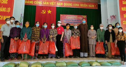 Tiếp tục thực hiện phong trào Tết vì người nghèo và nạn nhân chất độc da cam tại huyện Thạnh Phú