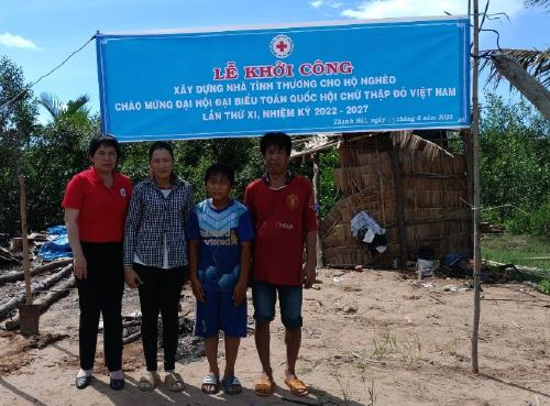 Hội Chữ thập đỏ xã Thạnh Hải tổ chức khởi công xây dựng  nhà tình thương cho hộ nghèo có nhà sập