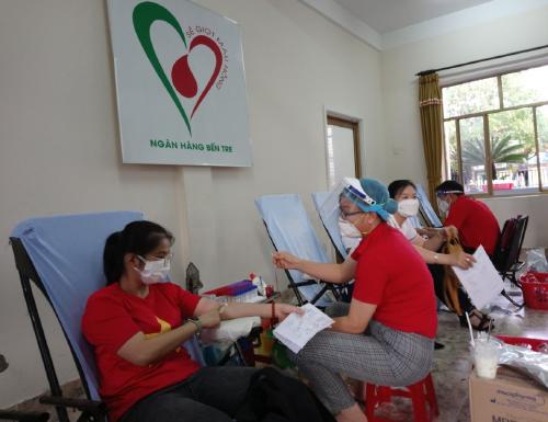 Ngày Hội hiến máu tình nguyện “Ngân hàng Bến Tre sẻ giọt máu hồng” đợt 1 - 2022