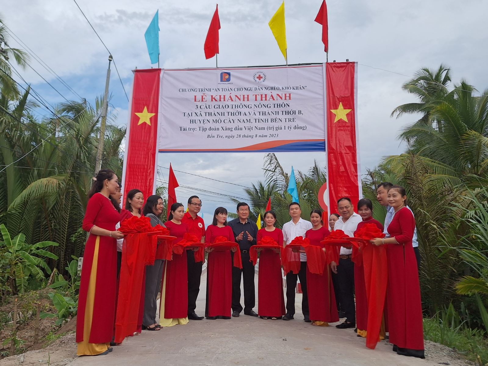 Lễ khánh thành cầu giao thông nông thôn tại huyện Mỏ Cày Nam”