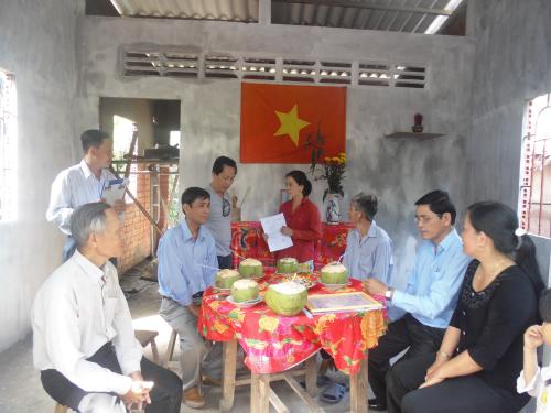 Hội Chữ thập đỏ tỉnh phối hợp với UBND xã Tân Thanh Tây tổ chức lễ bàn giao nhà tình thương do Trường Ngoại Ngữ Dương Minh tài trợ