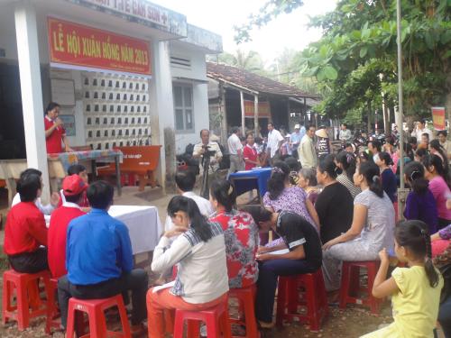 154 đơn vị máu là kết quả buổi ra quân "Lễ hội xuân hồng - 2013" xã Cẩm Sơn, H. Mỏ Cày Nam  