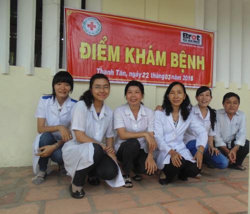 Ban Chăm sóc sức khỏe Hội Chữ thập đỏ tỉnh Bến Tre phối hợp với Trạm y tế xã Thanh Tân tổ chức khám tầm soát một số bệnh 
