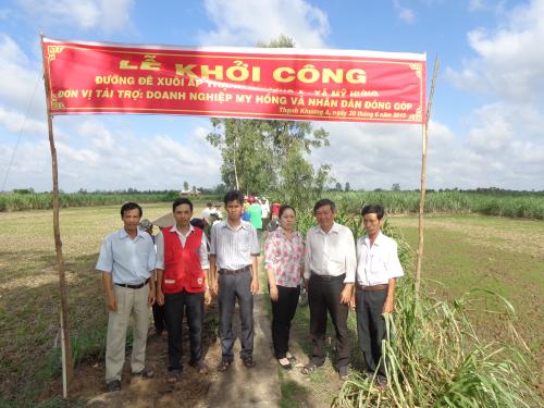 Hội Chữ thập đỏ tỉnh Bến Tre phối hợp tổ chức lễ khởi công lộ nông thôn của xã Mỹ Hưng huyện Thạnh Phú
