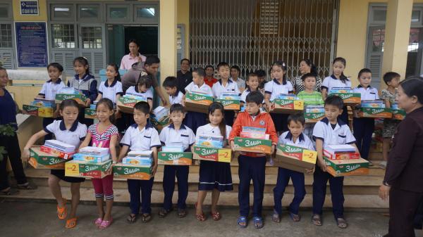 Thông qua hội Chữ thập đỏ TPHCM, công ty An Phước Thịnh tặng học bổng, học phẩm cho học sinh nghèo và tặng nhà tình thương tại xã Sơn Hòa, huyện Châu Thành