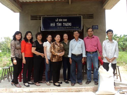 Hội Chữ thập đỏ tỉnh Bến Tre bàn giao nhà tình thương cho hộ nghèo tại xã Tân Thiềng huyện Chợ Lách