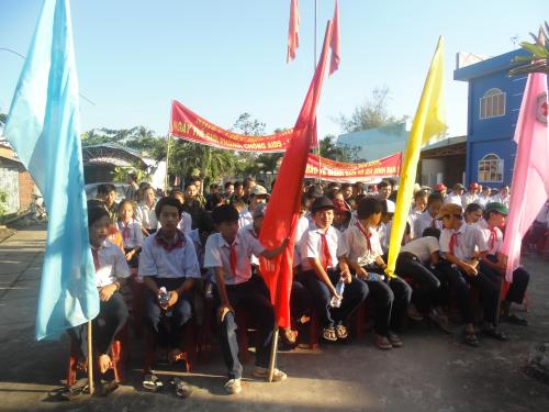 Hội Chữ thập đỏ tỉnh phối hợp với UBND xã Phú tuc tổ chức mit tinh hưởng ứng ngày Thế giới phòng chống AIDS-01/12
