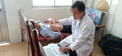 Hội Chữ thập đỏ tỉnh Bến Tre tổ chức chương trình khám tầm soát bệnh lý tim mạch cho bệnh nhân nghèo huyện Bình Đại