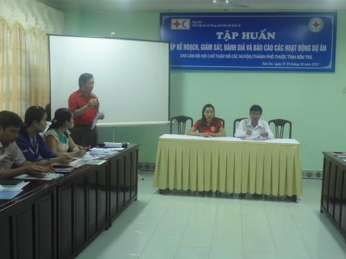 Trung tâm đào tạo TW hội Chữ thập đỏ Việt Nam mở lớp tập huấn về xây dựng dự án tại Bến Tre