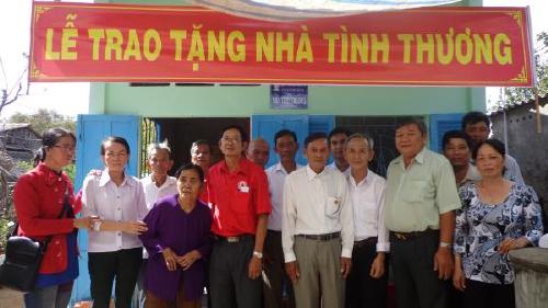 Hội Chữ thập đỏ tỉnh Bến Tre tổ chức lễ trao tặng 4 căn nhà tình thương do Công ty TNHH một thành viên xổ số Bến Tre tài trợ