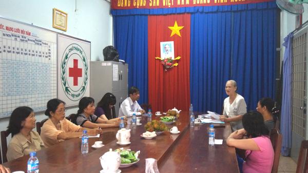 Câu lạc bộ Nhân ái - hội Chữ thập đỏ tỉnh tổng kết 05 năm hoạt động và tổ chức tặng quà cho người nghèo