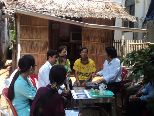 Hội Chữ thập đỏ tỉnh vận động ông Mai Hữu Ánh tặng nhà tình thương ở H. Bình Đại