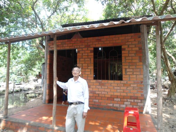 Hội Chữ thập đỏ tỉnh phối hợp với 07 xã thực hiện hỗ trợ kinh phí sửa chữa nhà ở cho người nghèo đón xuân Ất Mùi -2015 