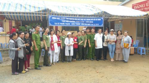 Hội Chữ thập đỏ tỉnh tổ chức khám bệnh cấp thuốc và tặng quà cho bà con nghèo tại huyện Châu Thành