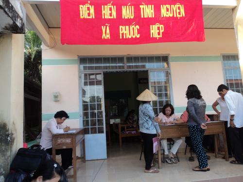 Huyện Mỏ Cày Nam tổ chức hiến máu tình nguyện đầu tiên của chỉ tiêu năm 2013
