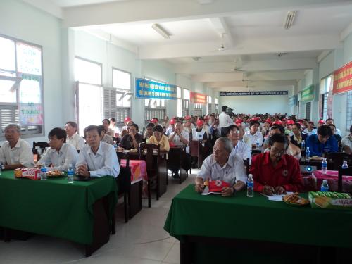 Hội Chữ thập đỏ huyện Mỏ Cày Nam tổ chức mittinh ra quân tuyên truyền phòng chống bệnh tay chân miệng